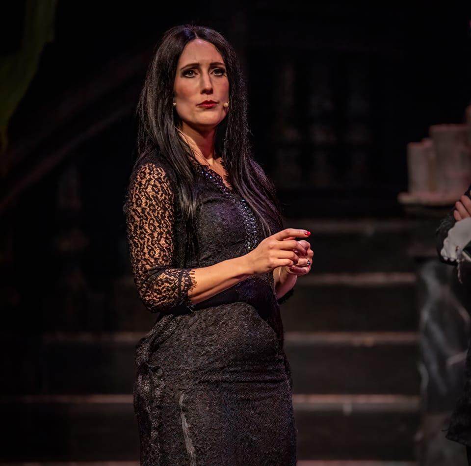 Holly_Lucas_As_Morticia_Addams